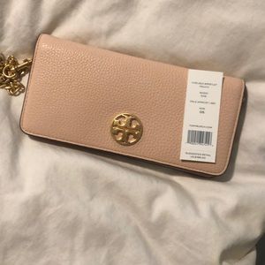 NWT!! Pale pink Tory Burch Wristlet